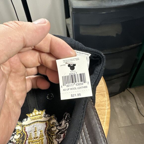 NWT Walt Disney World Embroidered Crest Mickey Mouse Hat Adult Wool Leather 1971 - Picture 6 of 6